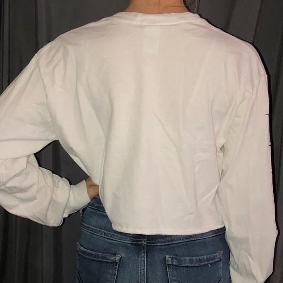 White cropped long sleeve with rose accent - Picture 2 of 2